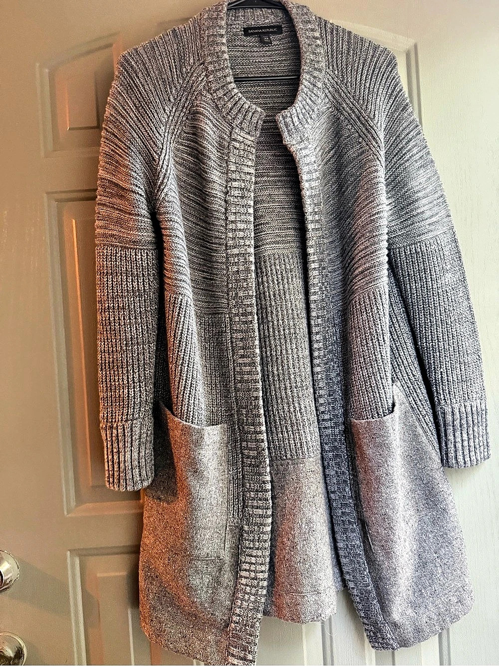 Banana Republic Gray Knit Cardigan Size XS Like New
